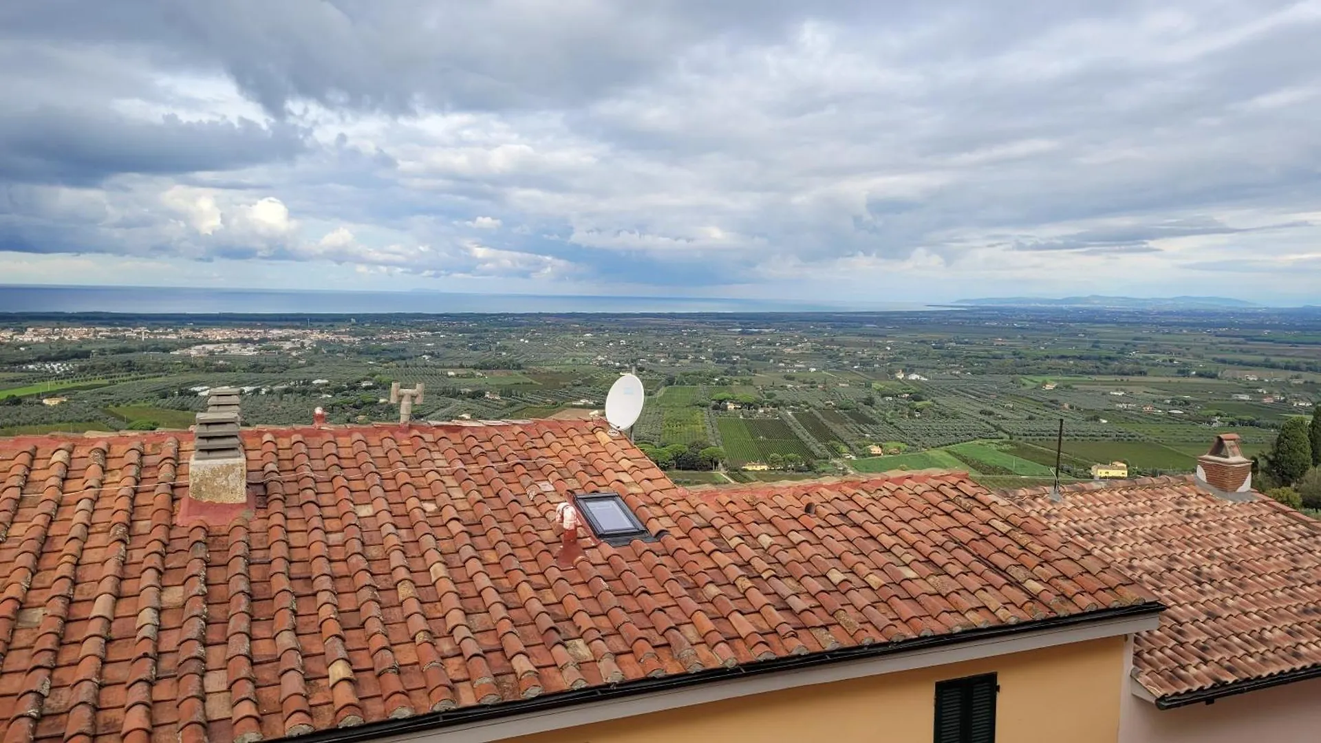 La Suite Di Samuele Castagneto Carducci 0*,  Italie